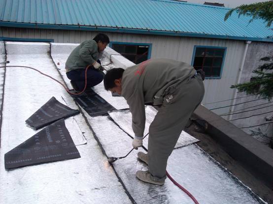 �|航屋面防水卷材施工